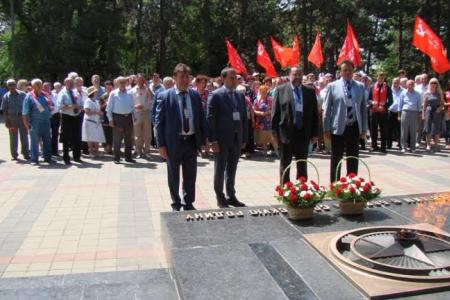 В Пятигорске с участием делегации ЦК КПРФ прошло торжественное вручение партбилетов ставропольским коммунистам