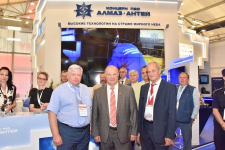 Г.А. Зюганов посетил Международный военно-технический форум «Армия-2015»