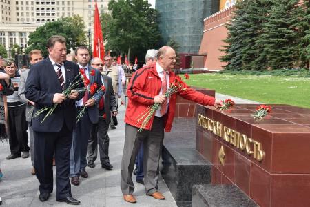 Поклон памяти павших