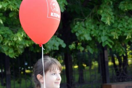 В защиту материнства и детства выступили коммунисты Ростова-на-Дону