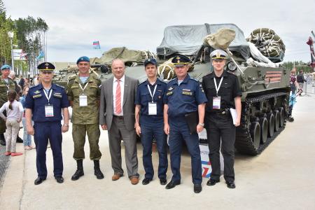 Г.А. Зюганов посетил Международный военно-технический форум «Армия-2015»