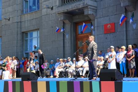 Мэр-коммунист Анатолий Локоть организовал День города-2015: «Я. Читаю. Новосибирск»