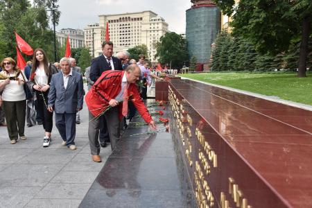 Поклон памяти павших