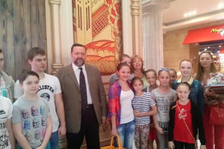П.С. Дорохин: «Детский ансамбль «Калинка» дает пример развития творчества молодежи на протяжении более сорока лет»