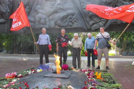 Кемеровская область. Коммунисты поклонились памяти павших