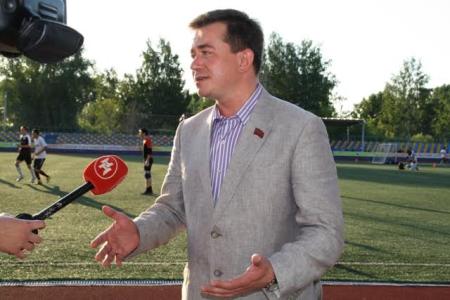 Новосибирск. Дан старт футбольному турниру на призы Депутатского центра КПРФ