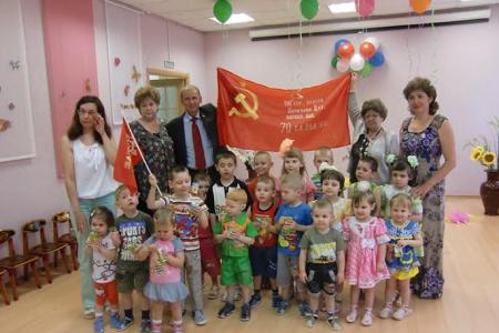 Ивановские коммунисты в День защиты детей посетили детский дом «Родничок»