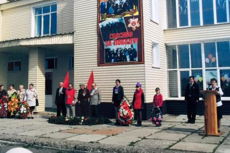 Кемеровская область. Коммунисты Крапивинского района открыли памятник своему прославленному земляку, Герою Советского Союза Василию Семеновичу Николаеву