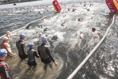 В Москве стартовал «Кубок чемпионов» на открытой воде. Репортаж KPRF.TV