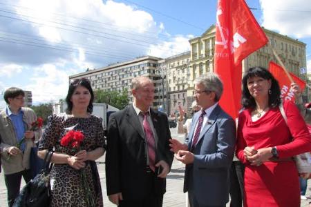 В День русского языка Г.А. Зюганов возложил цветы к памятнику А.С. Пушкину в Москве