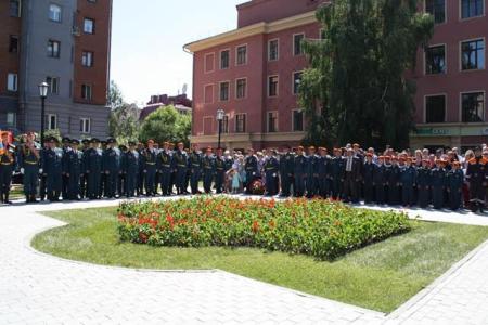 Анатолий Локоть открыл в Новосибирске памятник пожарным и спасателям