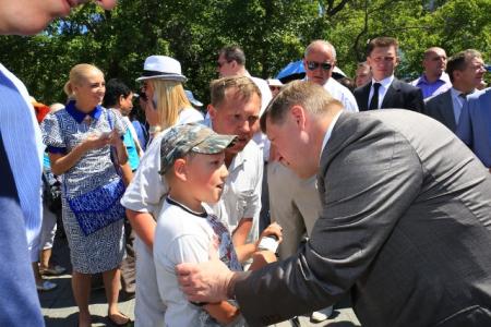 Мэр-коммунист Анатолий Локоть организовал День города-2015: «Я. Читаю. Новосибирск»