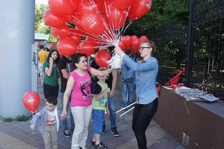 В защиту материнства и детства выступили коммунисты Ростова-на-Дону