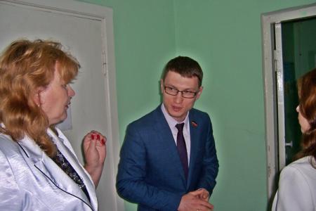 Татарстан. Депутат-коммунист А.В. Прокофьев приехал с подарками в детский приют