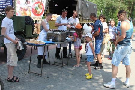 В День памяти и скорби челябинские коммунисты и комсомольцы провели концерт