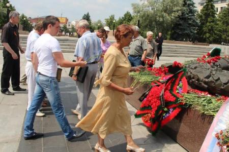 Коммунисты Челябинска почтили память погибших в годы Великой Отечественной войны