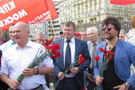 В День русского языка Г.А. Зюганов возложил цветы к памятнику А.С. Пушкину в Москве