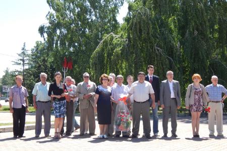 В годовщину начала Великой Отечественной войны барнаульские коммунисты возложили цветы к Монументу Победы