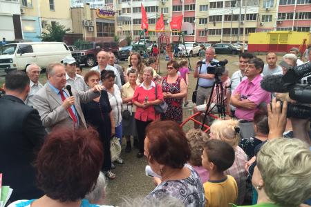 «Народная приемная» на Сормовской и Ставропольской. Очередные встречи депутата С.П.Обухова в краснодарских дворах