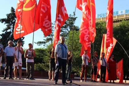 В Волгограде прошел марш «Антикап-2015» против антисоциальных реформ