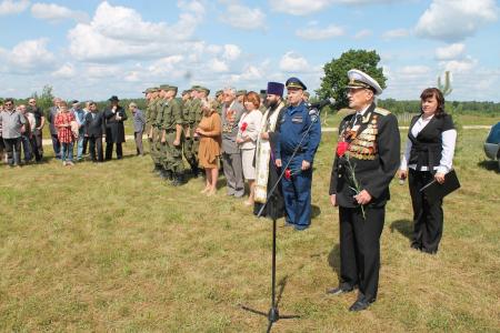 Псковская область. Останки 47 воинов Великой Отечественной войны захоронили на братском комплексе у «Линии Сталина»