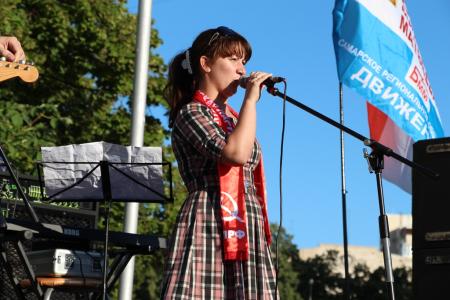 Самарские коммунисты и комсомольцы приняли участие в митинге против объединения трех ведущих вузов области