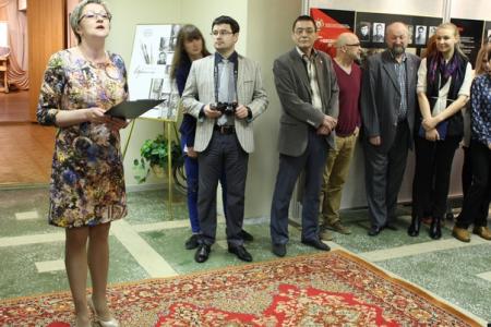 Магаданские коммунисты вручили коллективу краеведческого музея памятную медаль ЦК КПРФ