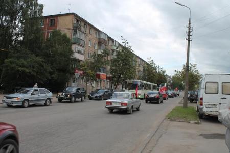 Псковские коммунисты провели автопробег в честь Дня города Пскова