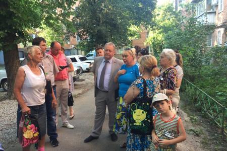 Краснодар. Очередные дворовые встречи депутата Госдумы С.П. Обухова 