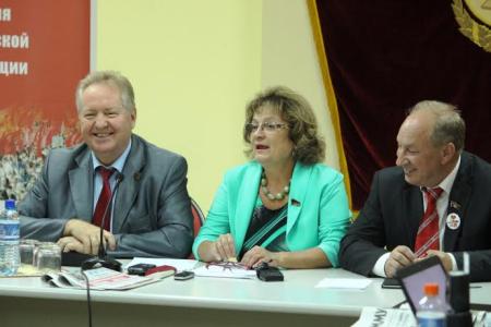 В Саратове состоялась пресс-конференция депутатов-коммунистов В.Ф. Рашкина, С.П. Обухова и О.Н. Алимовой