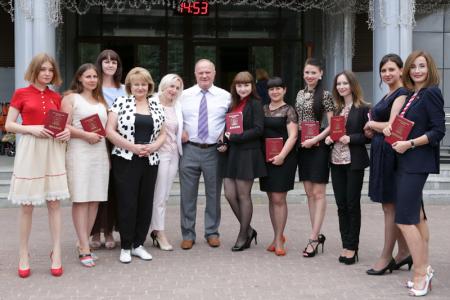«В добрый путь!». Г.А. Зюганов поздравил выпускников 14-го потока Центра политической учебы ЦК КПРФ