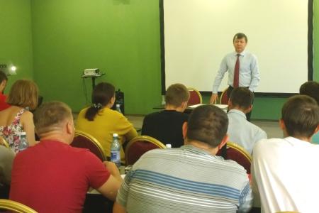 Д.Г. Новиков провел занятия в Центре политической учёбы