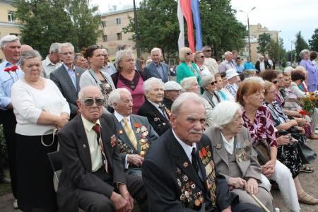 Псковское областное отделение КПРФ приняло участие в митинге в честь освобождения Пскова от немецко-фашистских захватчиков