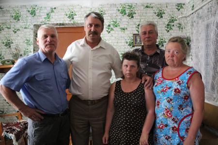 Республика Крым. Коммунисты оказали материальную помощь инвалиду с детства