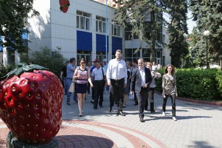 Островок социализма в море дикого капитализма. Слушатели Центра политической учебы побывали на экскурсии в подмосковном совхозе им. В.И. Ленина