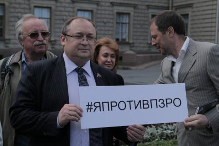 Н.А. Кузьмин доставил в Петербург «Ядерную бочку» и заявил о создании коалиции экологических организаций