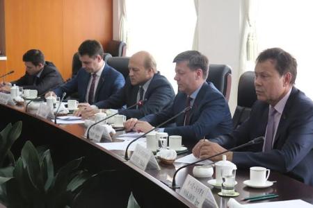 Делегация КПРФ во главе с Д.Г. Новиковым провела ряд встреч в Пекине