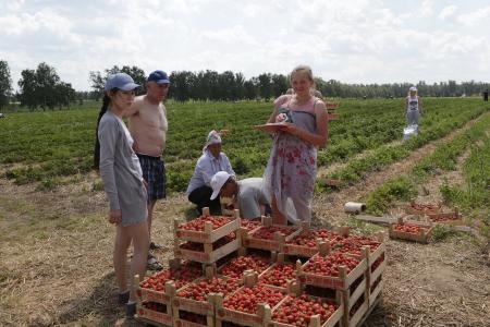 Островок социализма в море дикого капитализма. Слушатели Центра политической учебы побывали на экскурсии в подмосковном совхозе им. В.И. Ленина
