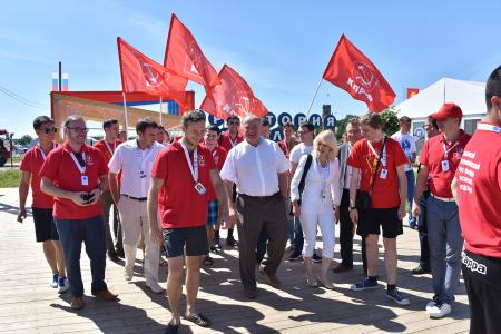 «Нам нужна консолидация общества на основе национально-государственных интересов». Г.А. Зюганов выступил на молодежном форуме во Владимирской области