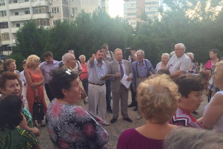 Краснодар. Очередные дворовые встречи депутата Госдумы С.П. Обухова 