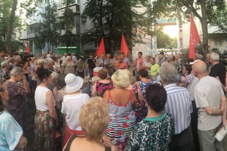 «Народная приемная» на Гидрострое и Комсомольском. Очередные встречи депутата С.П.Обухова в краснодарских дворах