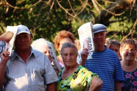 Саратов. Депутатский десант в парке Марины Расковой