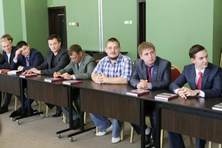 «В добрый путь!». Г.А. Зюганов поздравил выпускников 14-го потока Центра политической учебы ЦК КПРФ