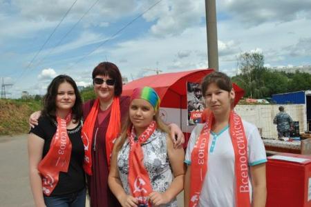 Активистки НРО ВЖС "Надежда России" вместе с КПРФ вышли на пикет в Нижнем Новгороде