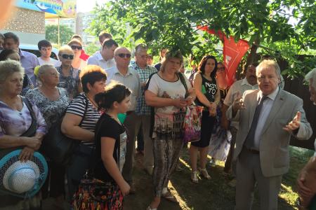 Новые дворовые встречи С.П.Обухова. Депутат-коммунист провел прием граждан в Юбилейном микрорайоне Краснодара 