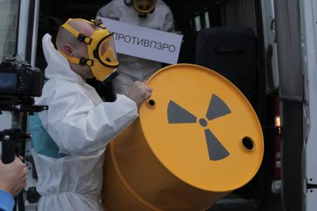 Н.А. Кузьмин доставил в Петербург «Ядерную бочку» и заявил о создании коалиции экологических организаций