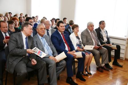 Секретарь Тульского обкома партии Алексей Лебедев поздравил коллектив Федеральной службы государственной статистики по Тульской области с 180-летием со дня ее образования