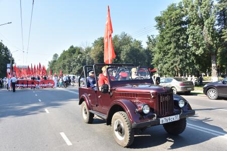 «Здесь был сломан хребет фашистскому зверю». Г.А. Зюганов посетил с рабочим визитом город Орел