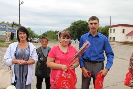 Первый секретарь Челябинского обкома КПРФ Игорь Егоров встретился с жителями села Агаповка