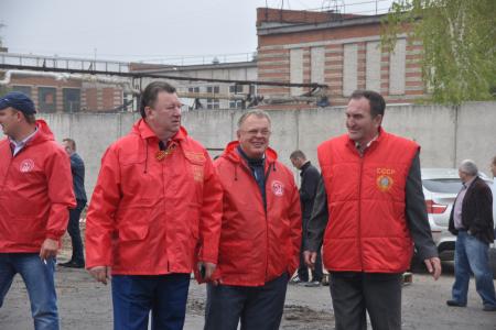 Коммунисты отправили в Новороссию юбилейный, 40-ой гуманитарный конвой 